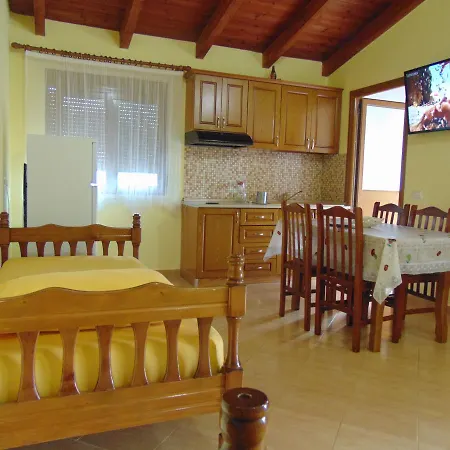 Garden Vila Jako *