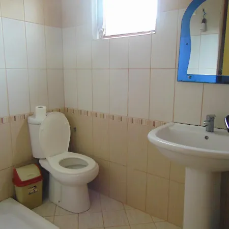 Garden Vila Jako شقة فلورا